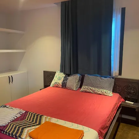 Akyarlarda Havuzlu Deniz Ve Doga Manzarali Full Esyali Lueks *