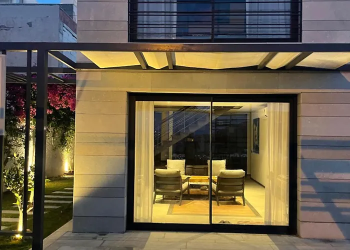 Bodrumda Deniz Ve Doga Manzarali Full Esyali Lueks Vilă Bodrum