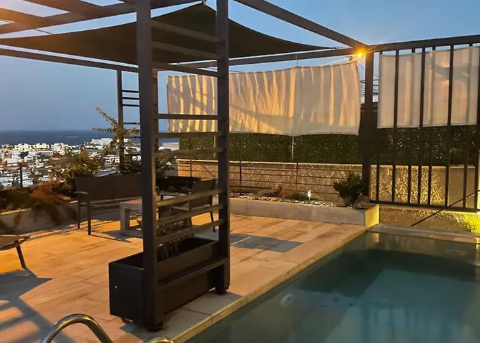 Bodrumda Deniz Ve Doga Manzarali Full Esyali Lueks Vilă