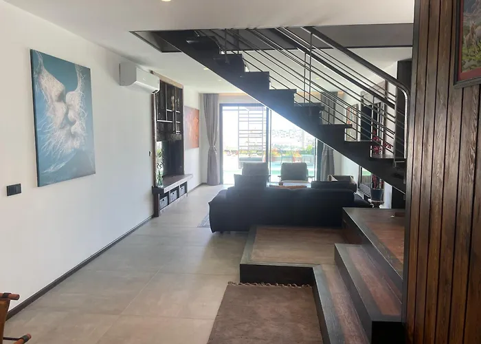 Bodrumda Deniz Ve Doga Manzarali Full Esyali Lueks