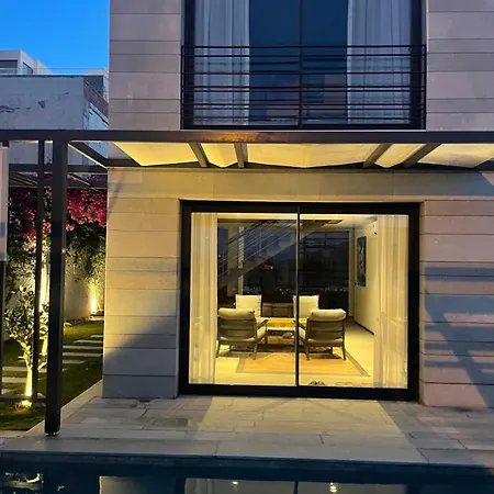 Bodrumda Deniz Ve Doga Manzarali Full Esyali Lueks Villa Bodrum