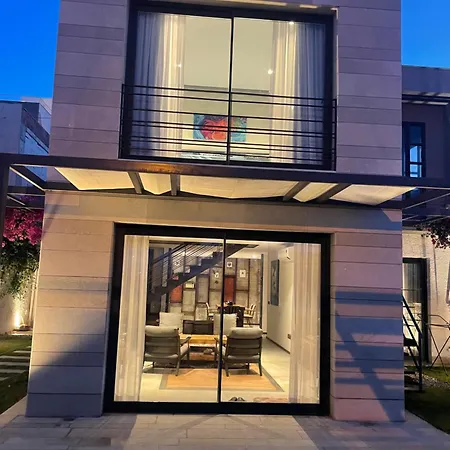 Bodrumda Deniz Ve Doga Manzarali Full Esyali Lueks Vilă *