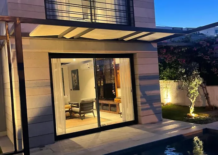 Bodrumda Deniz Ve Doga Manzarali Full Esyali Lueks Willa *