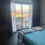 Bodrumda Deniz Ve Doga Manzarali Full Esyali Lueks *
