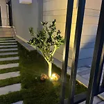 Bodrumda Deniz Ve Doga Manzarali Full Esyali Lueks Vila